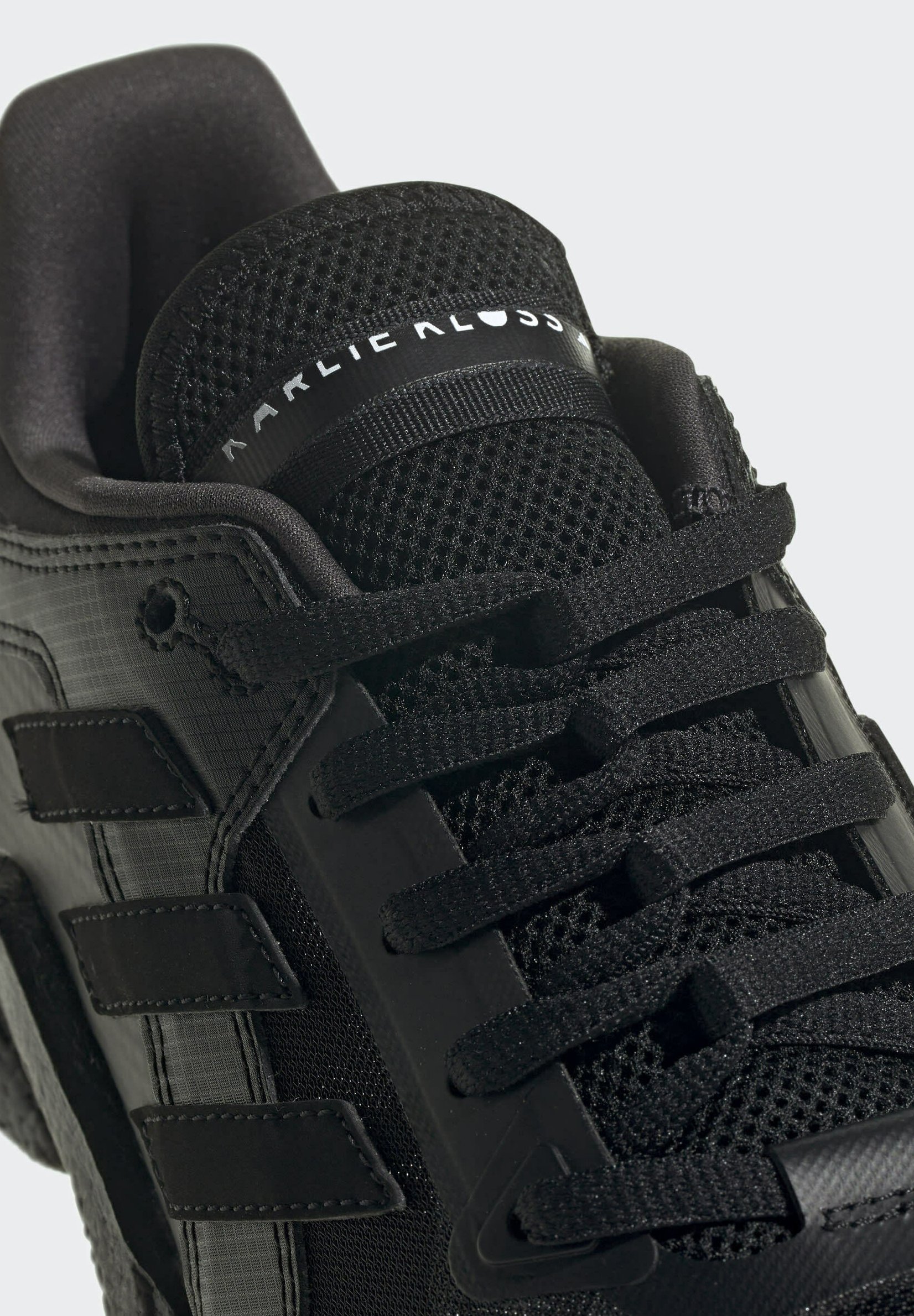 adidas Performance KARLIE KLOSS - Neutral running shoes - black - Zalando.de