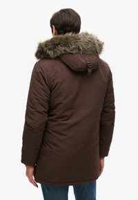 Superdry & Co EVEREST  - Abrigo de invierno - dark brown