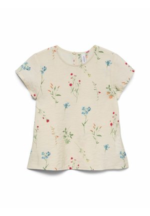 Kremowa bluzka z krótkim rękawem i okrągłym dekoltem, zdobiona delikatnym kwiatowym wzorem w kolorach niebieskim, czerwonym, pomarańczowym oraz zielonym na łodygach i liściach.