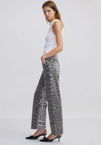 Ipekyol LEOPARD  - Džíny Straight Fit - stone