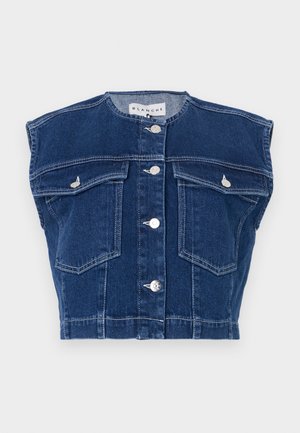 Σκούρο μπλε τζην γιλέκο με γύρους λαιμό και χωρίς μανίκια, τέσσερις μπροστινές τσέπες και ασημένια κουμπιά κατά μήκος του μπροστινού μέρους.