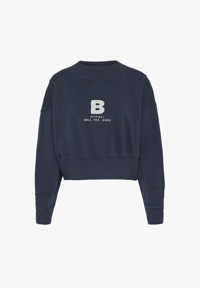 Tmavomodrý skrátený sveter vyrobený z mäkkého materiálu, s okrúhlym výstrihom a vyšívaným logom s textom v bielej farbe.