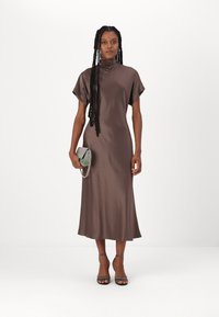 Malina ALIVIA MIDI - Juhlamekko - chocolate