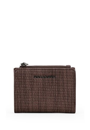 Cartera marrón con textura y cierre de cremallera, con el nombre de la marca "BOSANOVA" en letras negras en el frente.