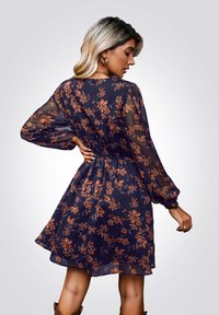 Cupshe SLIGHTLY SHEER FLORAL MINI DRESS - Vestido informal - marineblau