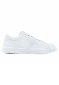 Zapatilla blanca con upper de cuero liso, punta redonda, seis ojetes, cordones planos y suela de goma texturizada. Marca mínima en el lateral.