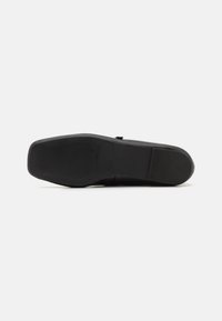 Steve Madden EZRI - Balerinke s paščkom - black