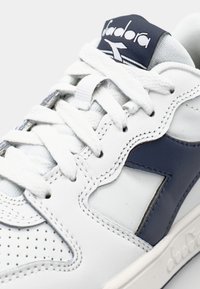 Thumbnail Image 4