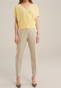 WE Fashion Pullover - light yellow