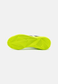 adidas Performance PREDATOR - Zaalvoetbalschoenen - footwear white/core black/lucid lemon