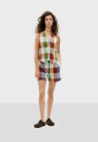 Thinking Mu NARCISO - Shorts - burgundy