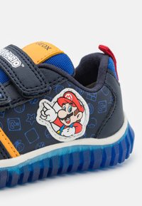 Baskets Geox Garçon B Lightyloo - Synthétique - Velcro - Semelle Caoutchouc - Bleu Marine