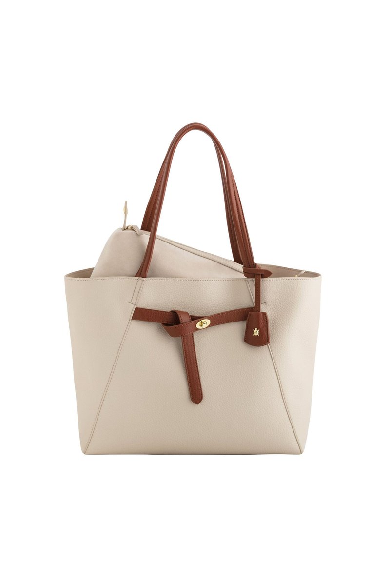 Beige læder tote taske med brune læderhåndtag og stropdetaljer. Guldhardware og en aftagelig indvendig pung for ekstra opbevaring.