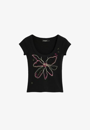 Musta, lyhythihainen, vartalonmyötäinen paita, jossa on pyöreä pääntie ja abstrakti vaaleanpunainen ja kultainen kirjottu kukkakuvio sekä pieniä tähtiä.