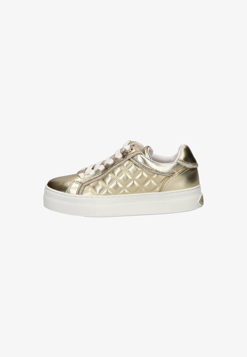 Gouden, metallic veterschoenen met een gequiltte textuur, een gevoerde zool en witte accenten. Bevat een zijrits en een gladde afwerking.