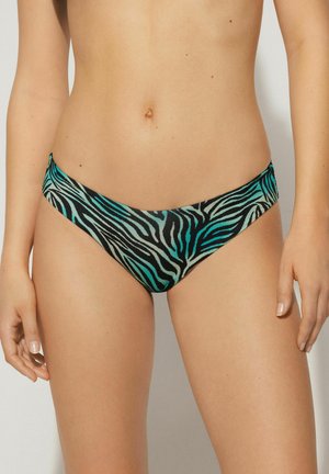Bikiniunterteil mit Zebra-Muster in Türkis, Schwarz und Hellbeige. Verfügt über ein niedrige Taillendesign mit glatter Textur und minimalem Schnitt.