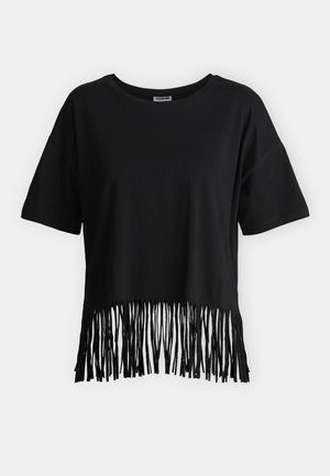 Svart bomull T-skjorte med korte ermer og frynsekant. Stoffet virker lett og mykt, med en uferdig kant på frynsene.
