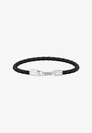 Schwarzes geflochtenes Lederarmband mit poliertem Silberverschluss, graviert mit "THOMASSABO" auf weißem Hintergrund.