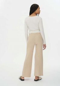 GOBI Cashmere NATURFARBE LÄSSIGE  - Tygbyxor - beige