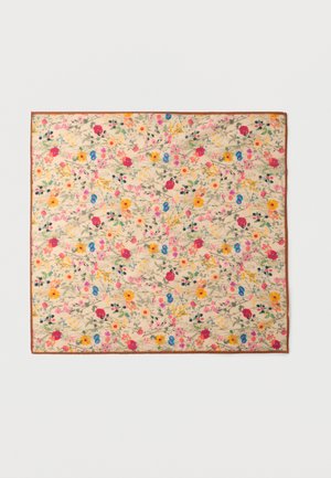 Material dreptunghiular cu model floral, flori galbene, roz, roșii și albastre pe un fundal crem, marginit de maro.