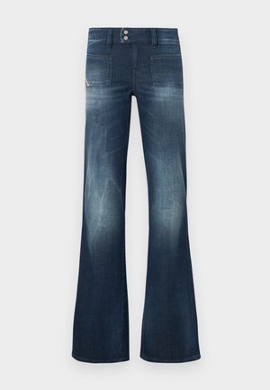 Jeans de ganga azul escuro com corte evasê, apresentando um design desbotado, dois bolsos frontais, dois bolsos traseiros e fecho de botão com um ligeiro brilho.