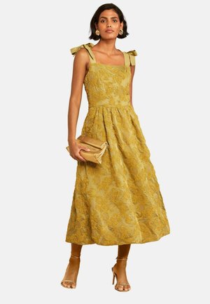 Love & Roses, TEXTURED PUFFBALL TIE SHOULDER MIDI DRESS - Päevakleit - ochre yellow