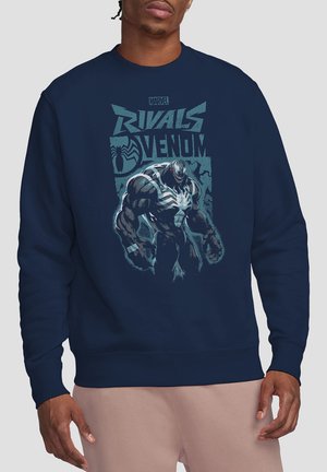 Dunkelblaues Sweatshirt mit einem grafischen Druck von Venom und dem Schriftzug "Rivalen." Der Stoff scheint weich zu sein, mit gerippten Bündchen und Saum.