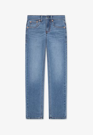 Jean en denim bleu à jambe droite avec bouton devant, fermeture éclair et cinq poches sur fond blanc.