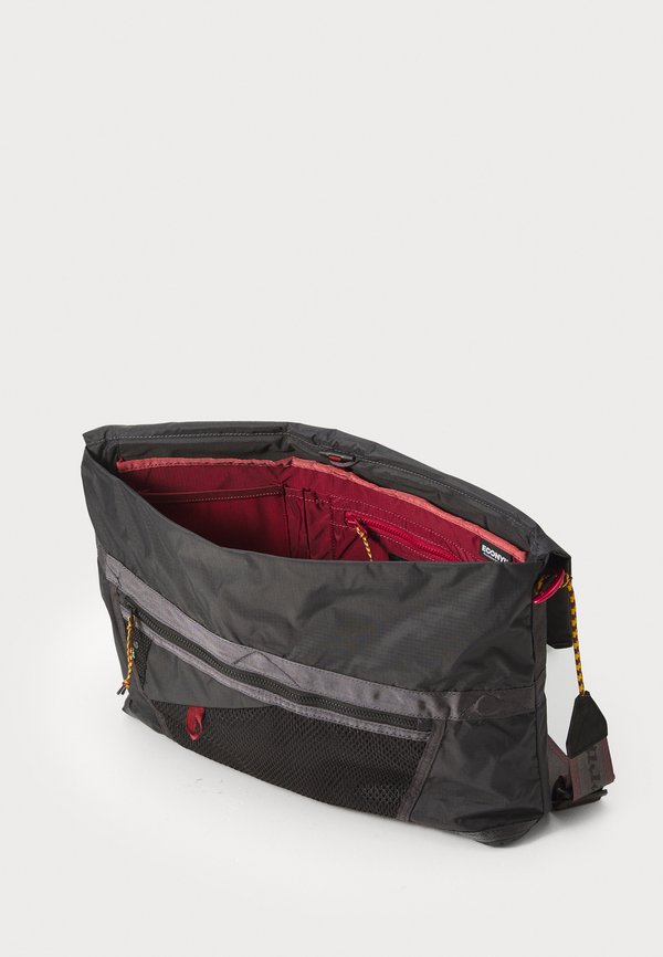 GRID MESSENGER BAG UNISEX - Cross body bag - raven3