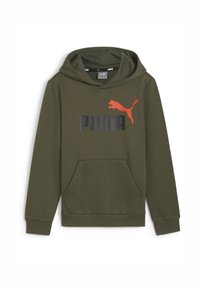 Sudadera con capucha de color verde oliva, hecha de una mezcla de algodón, que presenta un bolsillo canguro, puños y dobladillo acanalados, y un logo de PUMA en negro y naranja.