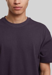 Urban Classics LOOSE TEE - T-shirts - purplenight