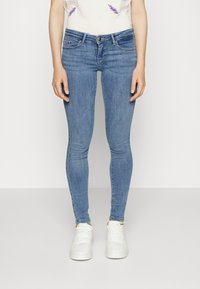 ONLY ONLCORAL LIFE POWER - Vaqueros pitillo - light blue denim