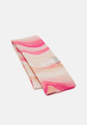 Opgevouwen sjaal met golvende roze, perzikkleurige en beige verloopmotieven op een witte achtergrond.