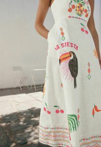 Next REGULAR FIT - Vardagsklänning - White