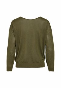 Oliwkowy sweter o miękkiej fakturze, z szerokim dekoltem, opuszczonymi ramionami i długimi rękawami, charakteryzujący się luźnym krojem i ściągaczem u dołu.