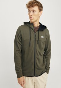 Jack & Jones JCOAIR HOOD - Mikina na zip - dusty olive