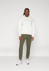 Champion ICONS HOODIE TONAL LOGO LARGE - Felpa - white/multicolor