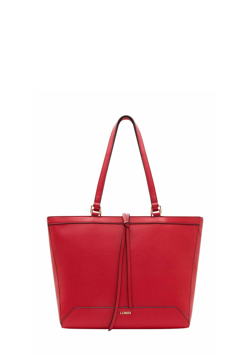 Rote Leder-Shopper-Tasche mit strukturierter Oberfläche, doppelten Griffen, schwarzen Akzenten und einer vorderen Schleifendetail, mit der goldenen Aufschrift "L.CREDI" gebrandmarkt.