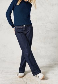Cecil Sweter