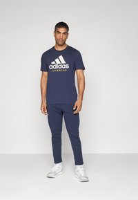 adidas Performance JUVENTUS TURIN SZN GR TEE - Klupska odjeća - legend ink