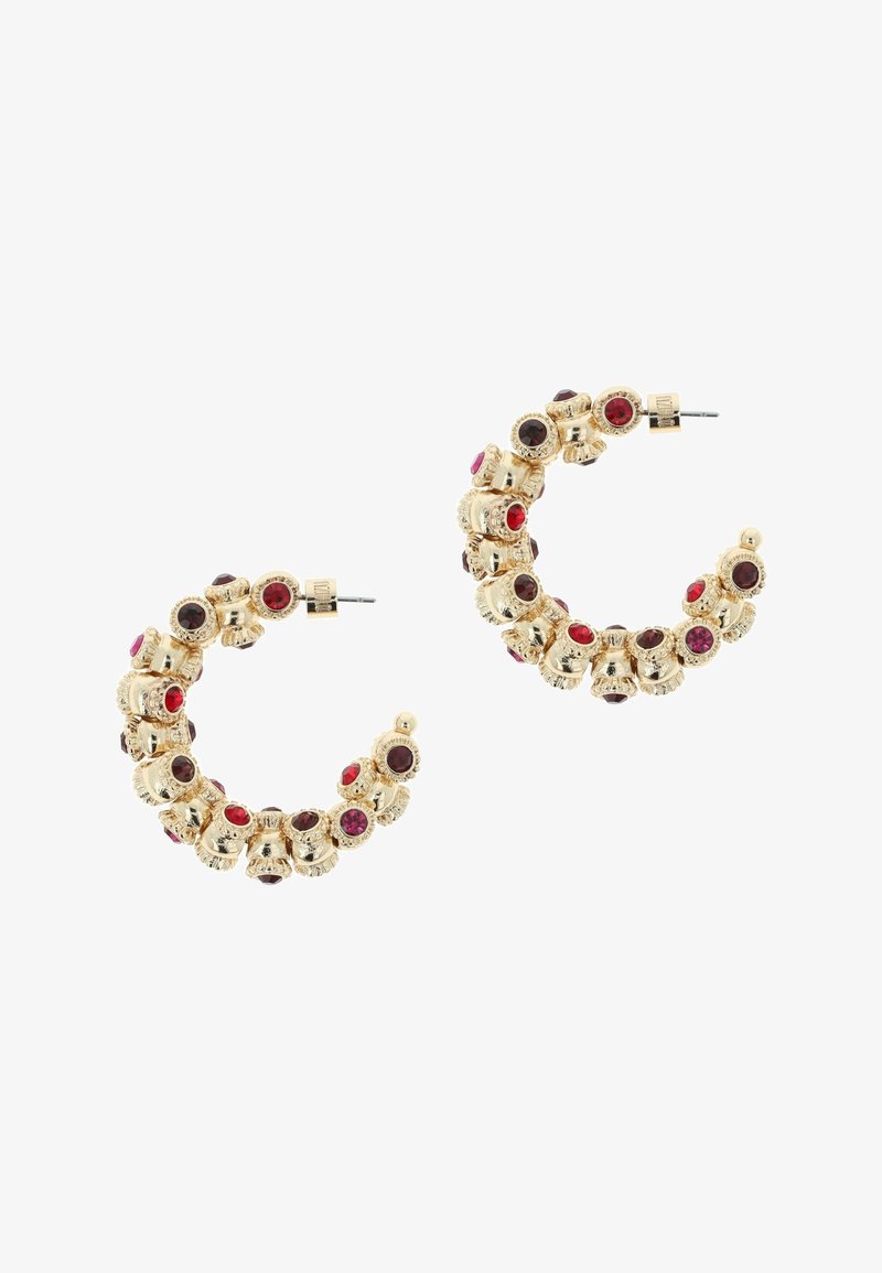 Gouden hangerogen versierd met stenen in verschillende kleuren, waaronder rood, paars en zwart; textuurontwerp met decoratieve accenten.