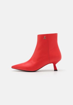 Stiefelette - red