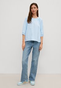 comma casual identity Bluzka