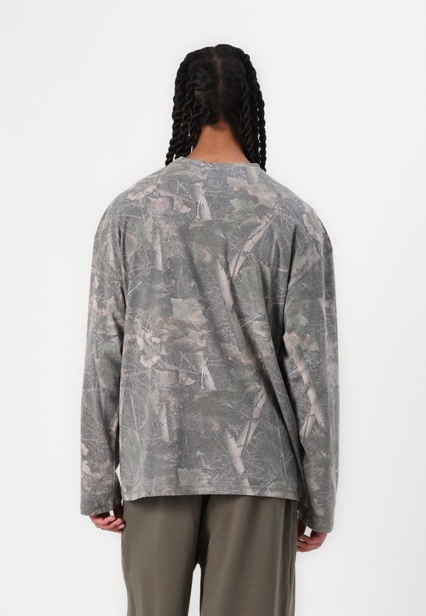 OVERSIZED WOODLAND UNISEX - Long sleeved top - camo4