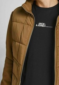 Jack & Jones PREMIUM Triko s potiskem - black