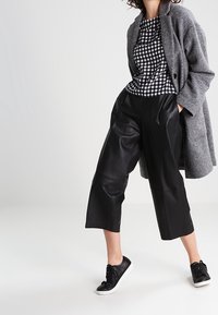 MAX&Co. Bluse - black