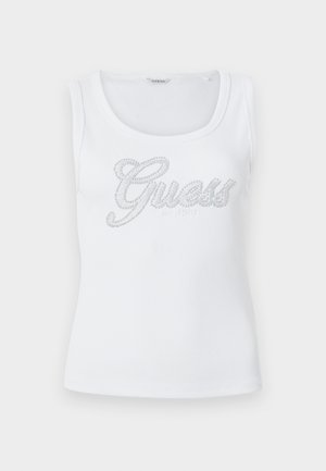 Top alb fără mâneci, cu model în dungi și decolteu rotund, cu logo decorativ "Guess" realizat din mici mărgele argintii pe piept.