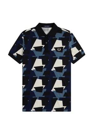 Polo da uomo a maniche corte con colletto nero e motivo geometrico astratto nei colori nero, blu navy, grigio e bianco, con logo sul petto.
