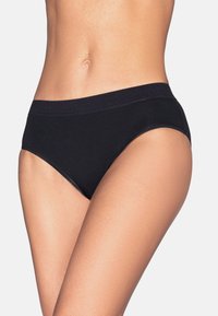 Czarne bawełniane majtki hipster o gładkiej fakturze, elastycznym pasie i bezszwowych krawędziach, zapewniające dopasowany krój oraz zakrycie nóg.