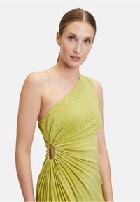 Vera Mont - Suknia balowa